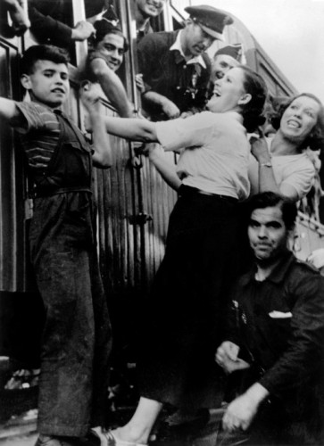 SPAIN. The Spanish civil war. The Republican side.
Catalonia. Barcelona. August, 1936. Saying farewell before the departure of a troop train to the front.